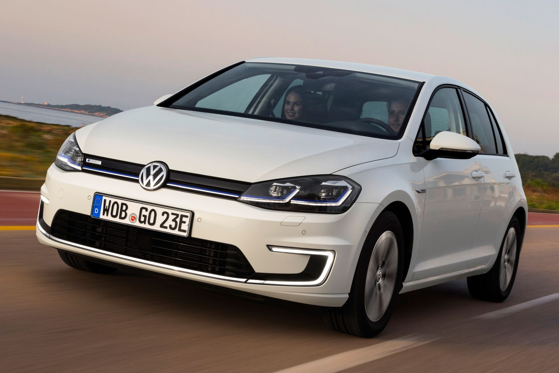 Volkswagen e-Golf 2017 předobok