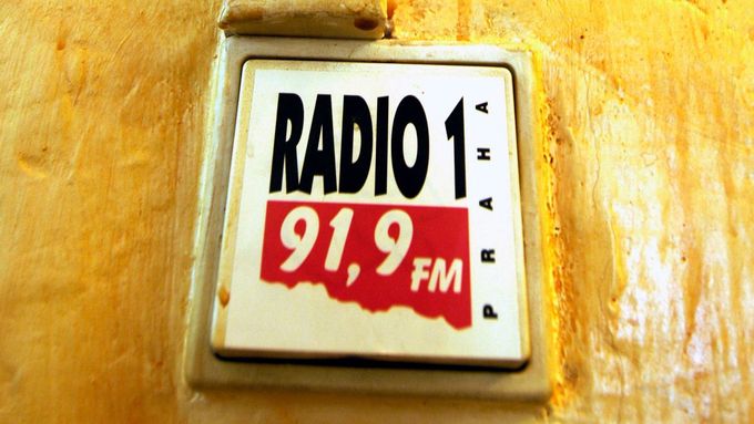 Radio 1 se v éteru poprvé ozvalo během výstavy Totalitní zóna v podzemí bývalého Stalinova pomníku na Letné.