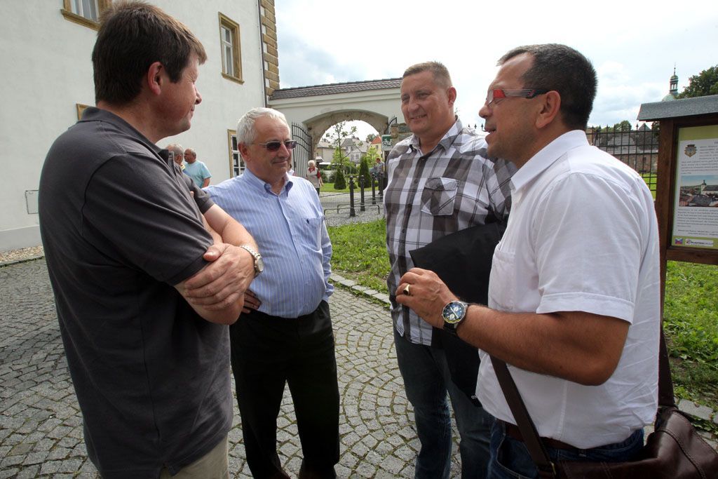 Starostové šluknovska demonstrují proti vládě