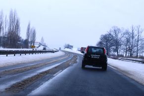 Test uklizenosti silnic od sněhu - den 2.