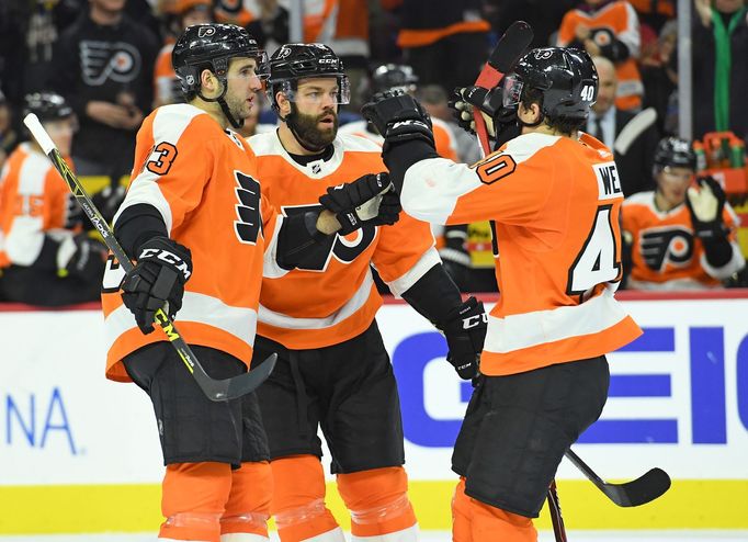 Jordan Weal, Brandon Manning a Radko Gudas