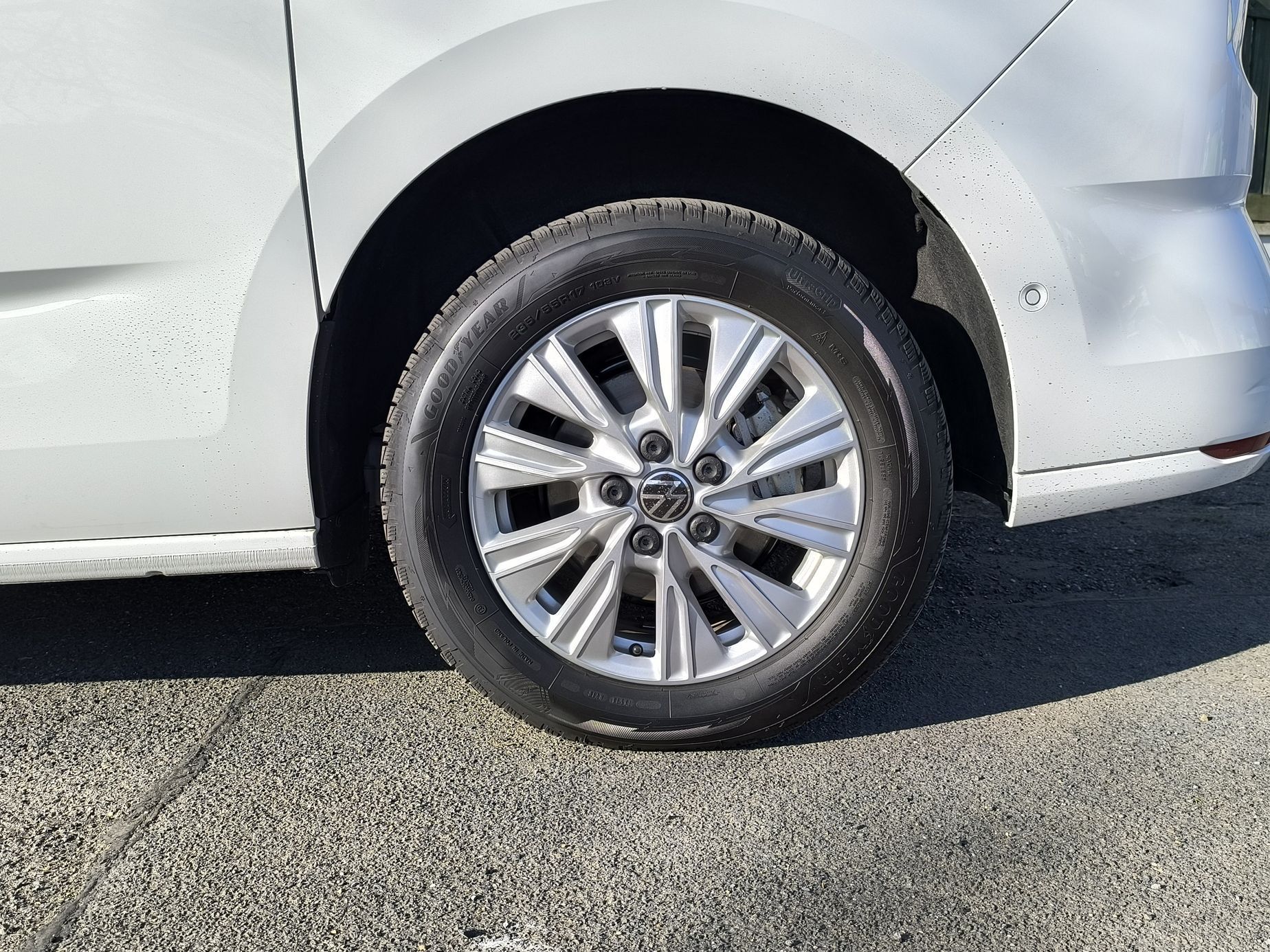 Volkswagen Multivan plug-in 2025