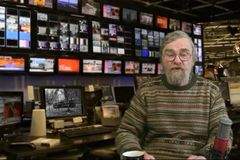 Severočeský důchodce zavřel dezinformační televizi. Lidi sedí u Facebooku a nechtějí nic řešit, říká