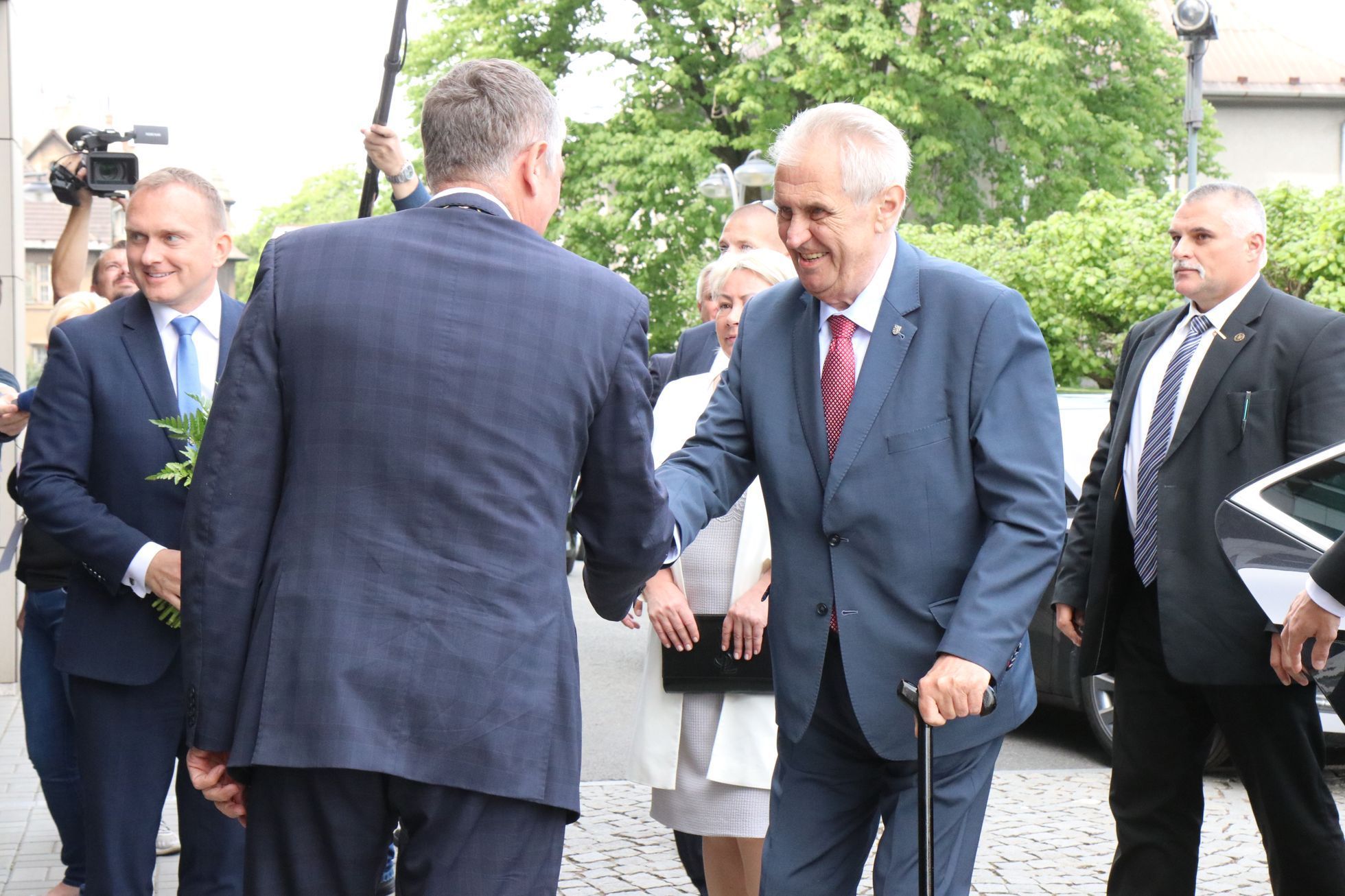 Prezident Miloš Zeman s manželkou na začátku návštěvy Moravskoslezského kraje v květnu 2018