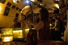 Zatímco se svět měnil, my byli stále tady. Nejstarší pražský hudební klub Újezd končí