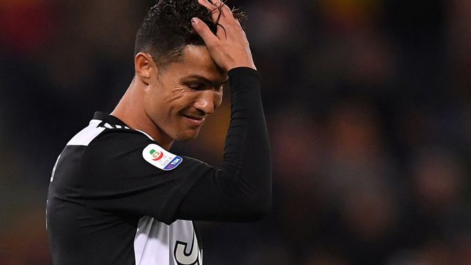 Cristiano Ronaldo pláče při vzpomínce na otce