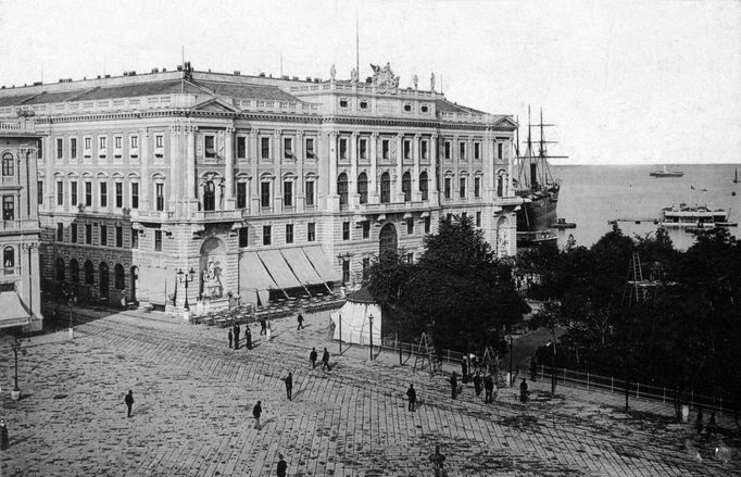 Na archivním snímku je Terst v roce 1912.