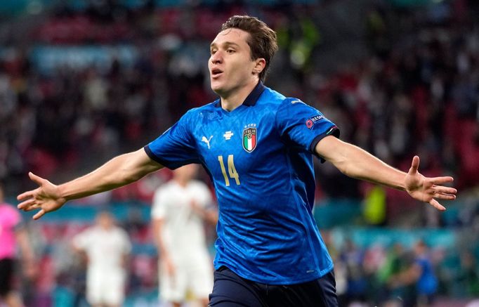 Federico Chiesa slaví gól v semifinále Itálie - Španělsko na ME 2020