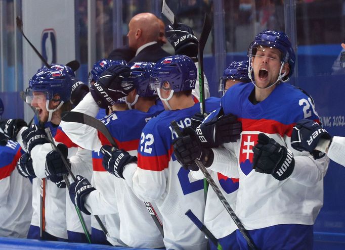 Slovenští hokejisté se radují z postupu do semifinále olympiády v Pekingu 2022