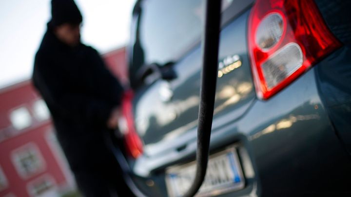 Pohonné hmoty dál zlevňují. Cenový "sešup" urychlí Trumpův zákaz, míní ekonomové