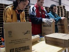 Už osmou hlavu státu za posledních deset let mají dnes vybrat ekvádorští voliči.