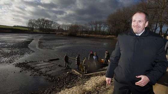 Kterak Fuksa lesů pán rybářem byl pasován