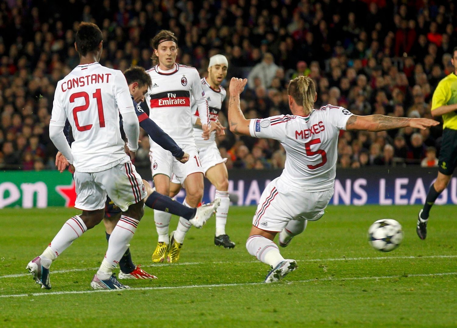 Fotbal, Liga mistrů, Barcelona - AC Milán: Lionel Messi dává gól na 2:0