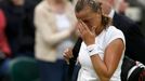 Petra Kvitová v zápase s Kirsten Flipkensovou na Wimbledonu 2013