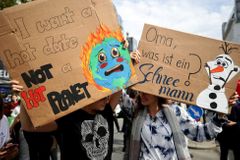 Země je v klimatické krizi, je třeba jednat, vyzývá politiky jedenáct tisíc vědců