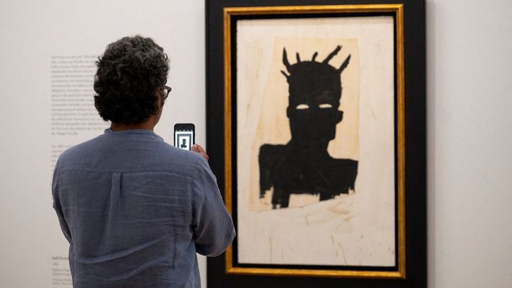Kosti máme všichni stejné. Basquiatovi se malby válely na zemi, chodil po nich; Zdroj foto: AFP / Profimedia