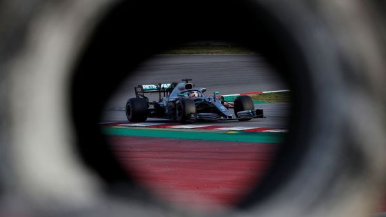 Obhájce titulu Lewis Hamilton se na okruhu v Barceloně snažil od úterý do pátku ujel 331 kol.