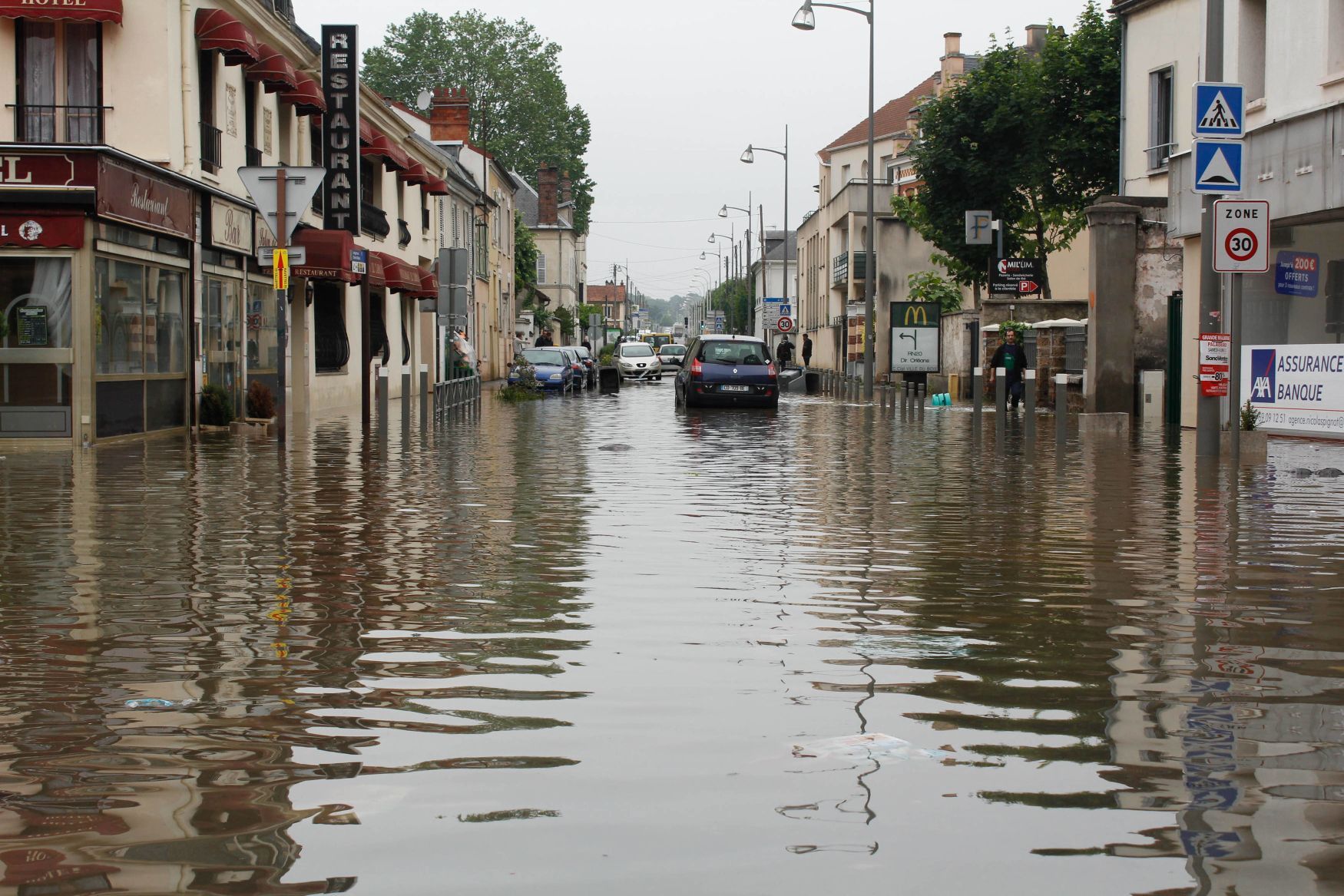 Záplavy Paříž z 2.6. 2016 - ČTK