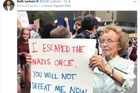 Internet dojímá 89letá hrdinka z New Yorku. Utekla před nacisty, teď kritizuje násilí rasistů v USA