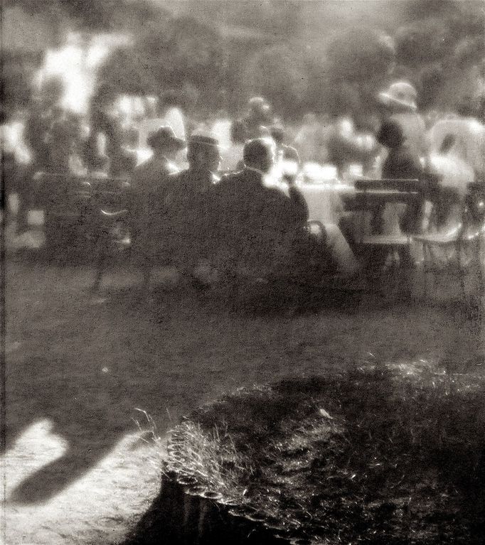 Josef Sudek: A hudba hraje. Fotografie z výstavy v Atelieru Josefa Sudka.