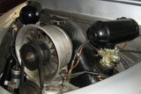 První benzinové Tatraplany měly jeden karburátor a ventilátor se svislou osou, později se používaly dva "karbece" plus jediný ventilátor s horizontální osou a tišším pohonem klínovým řemenem.