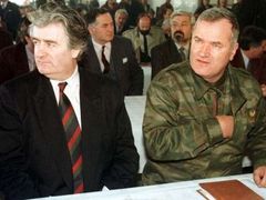 Radovan Karadžič (vlevo) a Ratko Mladič