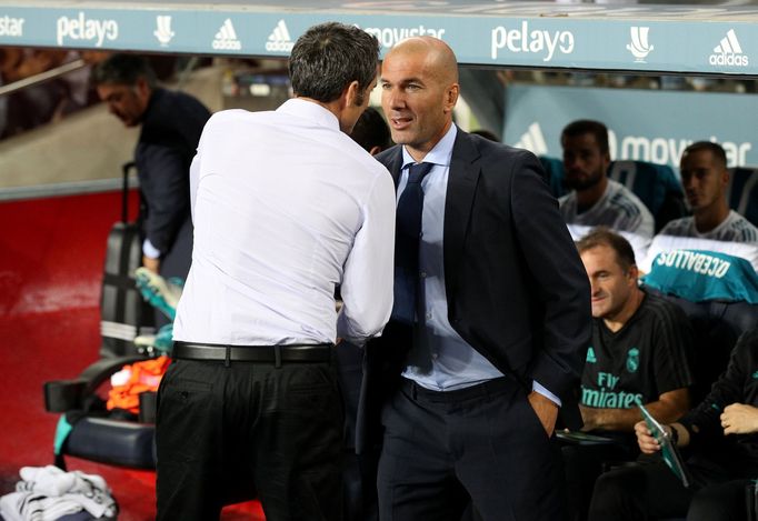 Zinedine Zidane a Ernesto Valverde, trenérové Realu Madrid a Barcelony