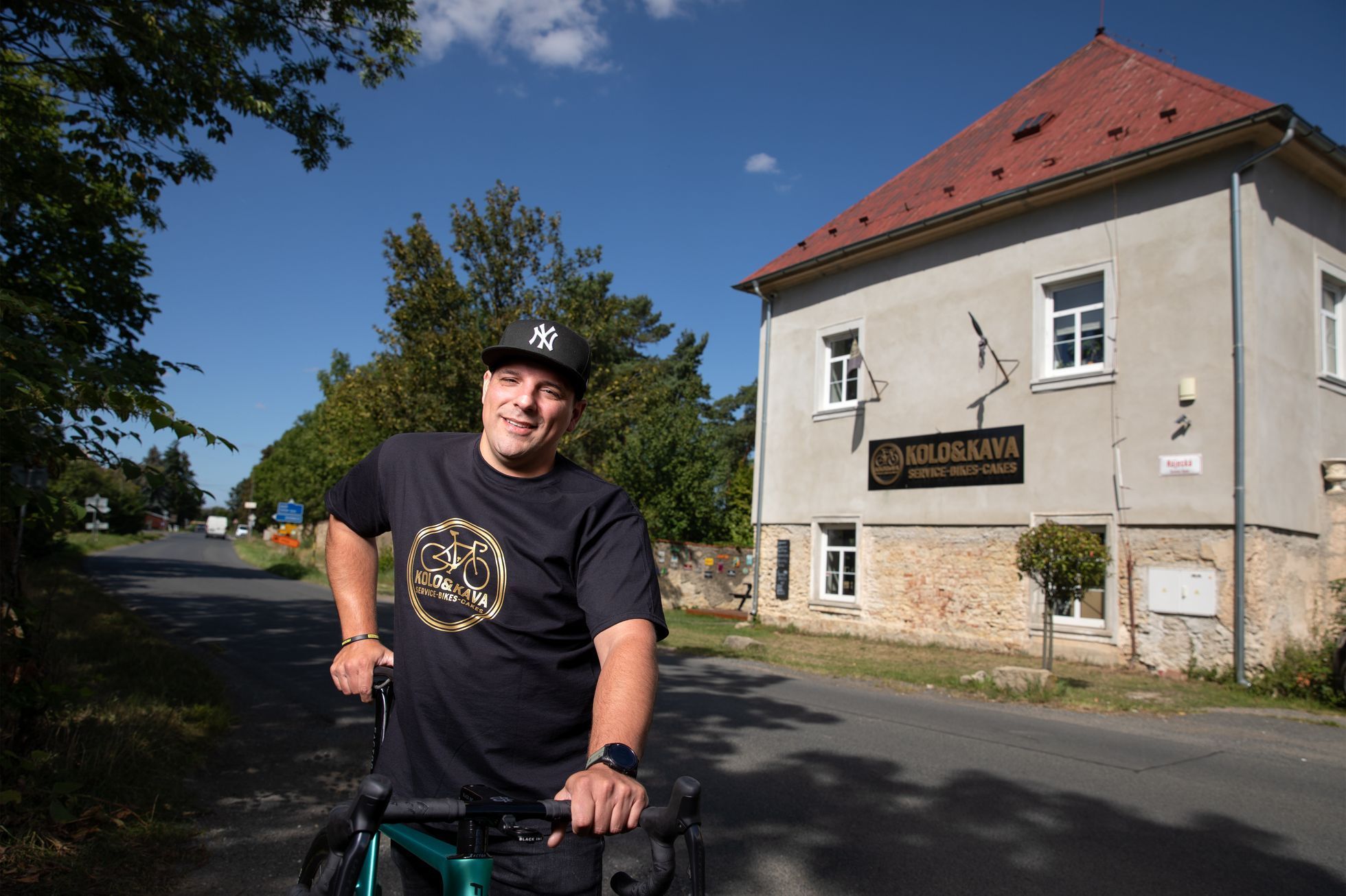 kolo a káva, kolo, káva, podnik, kavárna, servis, cyklistika, oprava, červený újezd