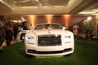 Foto: Rolls-Royce otevřel v Česku první prodejnu. Prodává v ní auta od necelých osmi milionů