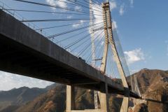 Válka gangů: V Mexiku pověsili devět obětí z mostu