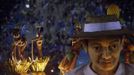 Revellers from the Vila Isabel samba school participate in the annual Carnival parade in Rio de Janeiro's Sambadrome February 12, 2013. REUTERS/Ricardo Moraes (BRAZIL - Tags: SOCIETY) Published: Úno. 12, 2013, 8:09 dop.