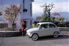 Znovu Fiat a znovu důležitý pro licenční výrobce. V roce 1955 se ve Švýcarsku objevil malý model 600, který byl také prvním italským modelem se samonosnou karoserií a motorem vzadu. 3,2 metru dlouhý model nakonec vznikal do roku 1969, a to v počtu téměř 2,7 milionu kusů. Licenčně jej opět dělal Seat a především Zastava pod jménem 750. Tento malý vůz se stal pro jugoslávskou automobilku ikonickým - byl levný a pomohl motorizovat jednu ze zemí východního bloku.
