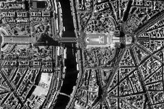 Nad Paříží znovu létají záhadné drony. Je jich víc než dřív