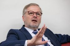"Neznám bitcoiny, neznám Blažka." Vládní poslanci za Fialou pořád stojí, ale...