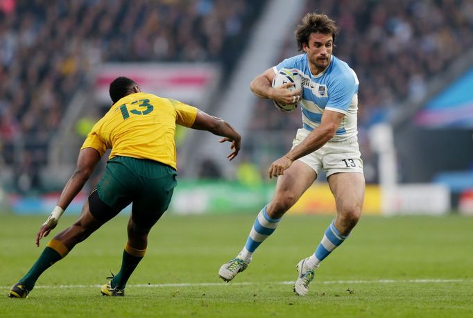 Australia's Tevita Kuridrani in action with Argentina's Marcelo Bosch Action Images via Reuters / Henry Browne Livepic