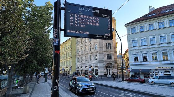 Bez peněz do Prahy nelez. Projeli jsme místa, kde chce město vybírat 200 korun