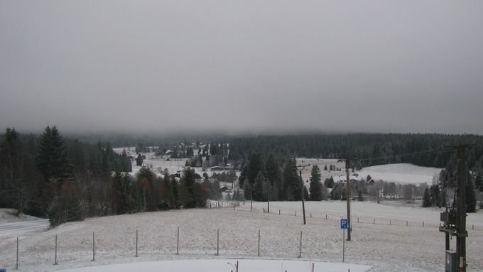 Sníh na Šumavě v listopadu 2023.
