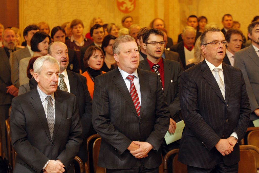 Arcibiskup požehnal poslancům