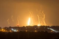Příměří ještě neskončilo, ale na Izrael opět dopadaly rakety