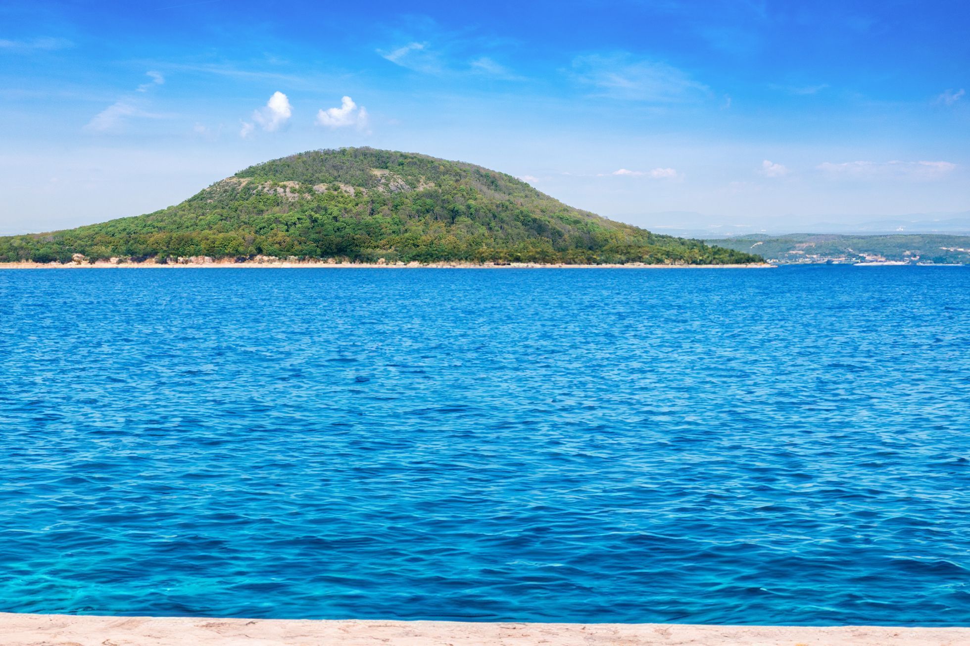 Jak by to vypadalo, kdyby Česko mělo své moře, koláž, umělá inteligence, fikce, moře, Česko, Magazín