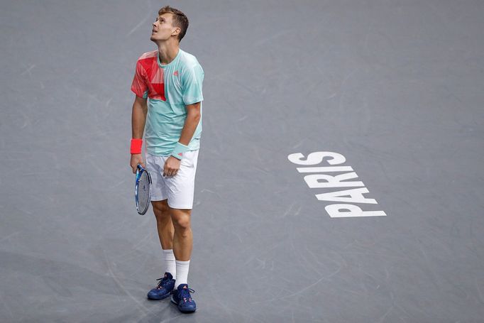 Tomáš Berdych ve čtvrtfinále Paris Masters 2016 s Andym Murraym.