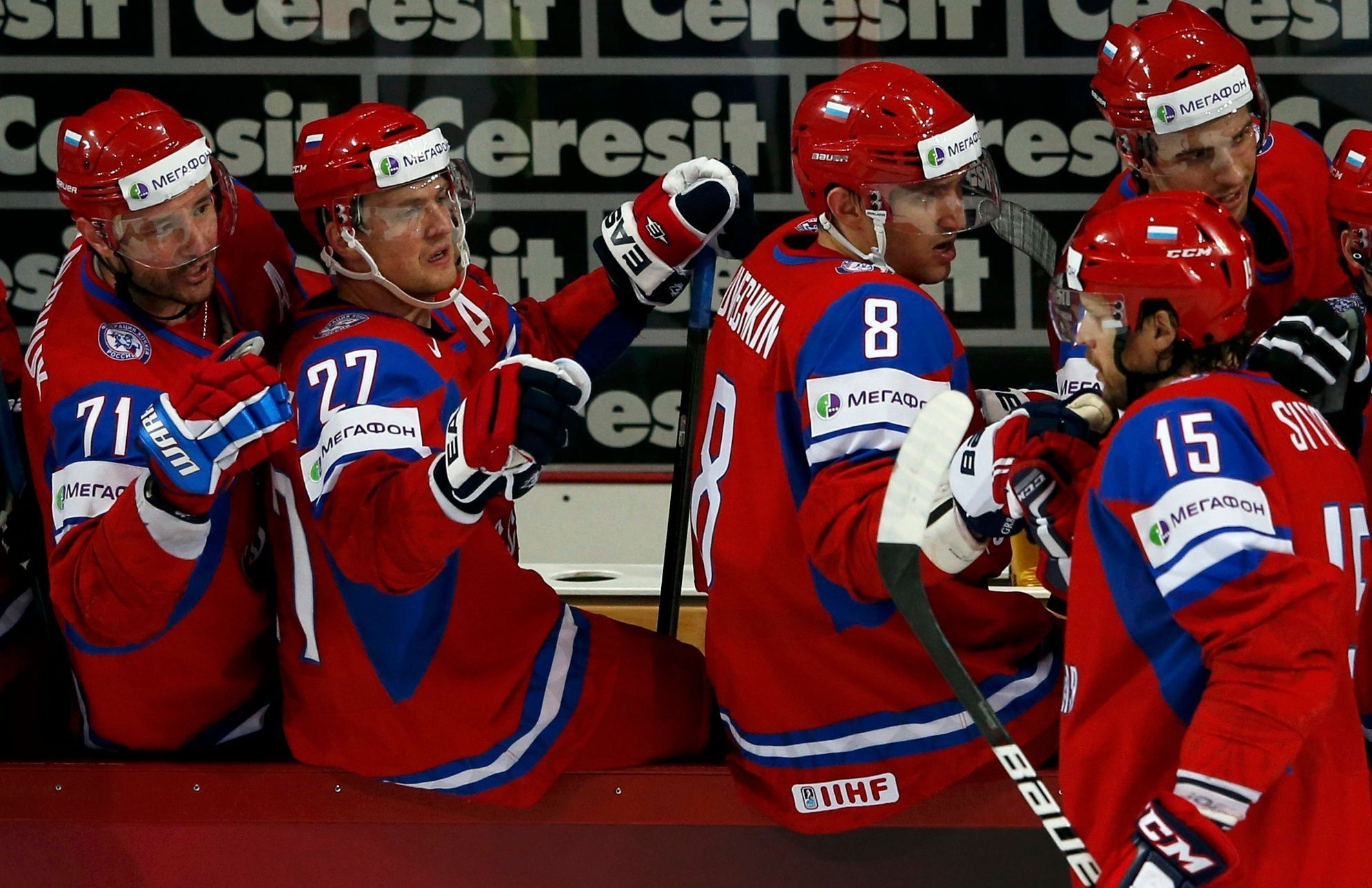 Rus Svitov se raduje z gólu do sítě Ameriky ve čtvrtfinále MS 2013