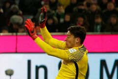Pavlenka v brance Brém chyboval, Werder ale dokázal v závěru duel se Schalke otočit