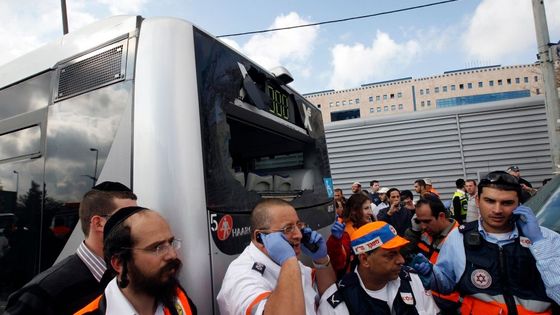 Bombový útok poblíž jeruzalémského autobusového nádraží