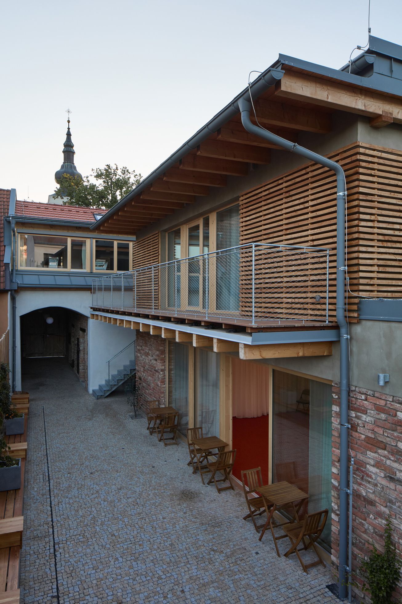 dům s kavárnou, domek, dům, kavárna, jóga, studio, přestavba, realizace, architektura