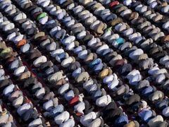 Z islámu má Evropa obavy, praktikující vyznavači Mohamedova učení tvoří ale ve Francii jen třetinu muslimské populace a radikální salafisté necelé jedno procento  