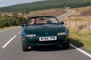 Mazda MX-5 slaví třicetiny: Jak Američan a Japonci zachránili britský národní poklad?