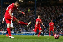 Naděje Liverpoolu v poháru zachránil gólem Coutinho