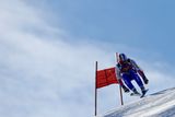 Tréninky na letošní závod v Kitzbühelu běží už od úterka, ovšem počasí tak jako Francouzovi Davidu Poissonovi (na snímku) lyžařům moc nepřeje.