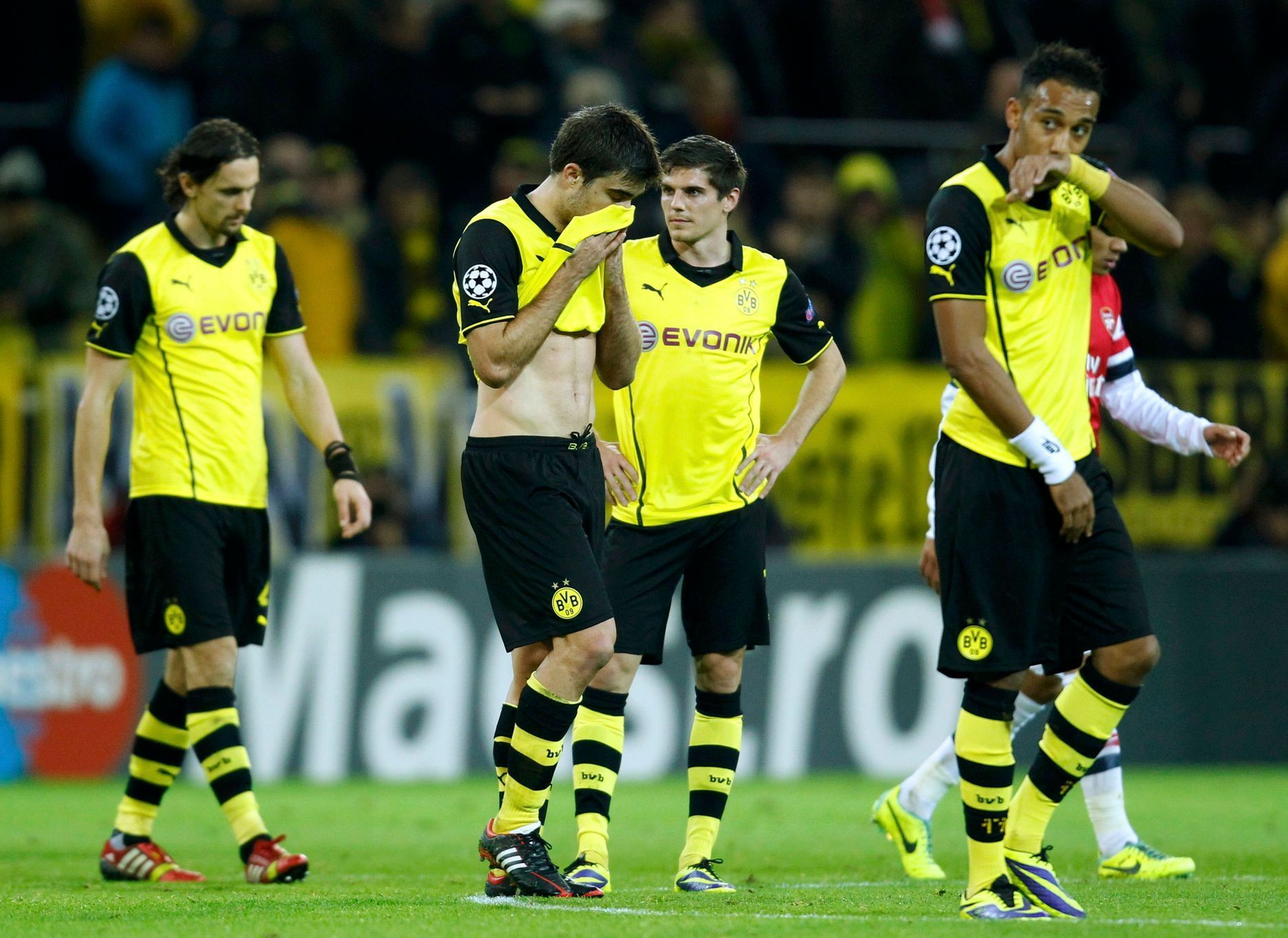 Smutek hráčů Dortmund po porážce s Arsenalem